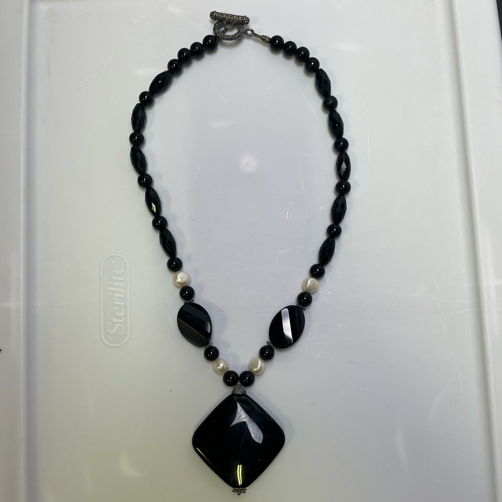 Black onyx & striped black agatebeaded necklace white pearls &silver-tone toggle